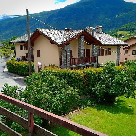 Appartamento Ai Piedi Del Gran Paradiso Saint-Pierre Exterior foto